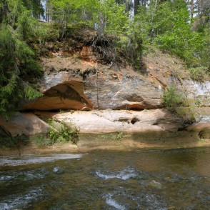 Vanagu iezis (Egļu krauja vai Roču iezis) Vanagu iezis (Egļu krauja vai Roču iezis)