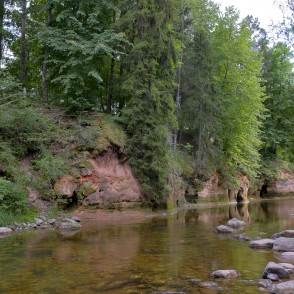 Amatas Lustūža klintis Amatas Lustūža klintis