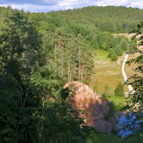 Skats uz Zvārtes iezi Skats uz Zvārtes iezi