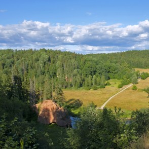 Ainava ar Zvārtes iezi Ainava ar Zvārtes iezi