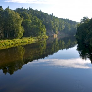 Gauja pie Velnalas klintīm Gauja pie Velnalas klintīm