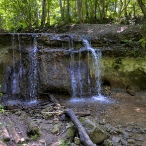 Daudas ūdenskritums vasarā Daudas ūdenskritums vasarā