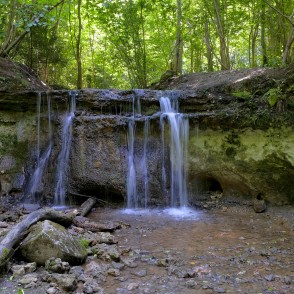 Daudas ūdenskritums vasarā Daudas ūdenskritums vasarā