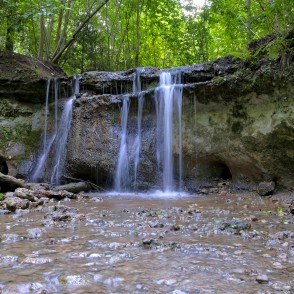 Daudas ūdenskritums vasarā Daudas ūdenskritums vasarā