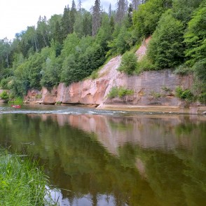 Gauja pie Ķūķu klintīm Gauja pie Ķūķu klintīm