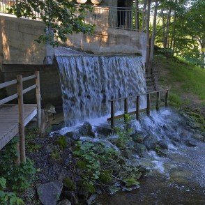 Tepera ezera "ūdenskritums" – ūdens kaskāde Tepera ezera "ūdenskritums" – ūdens kaskāde