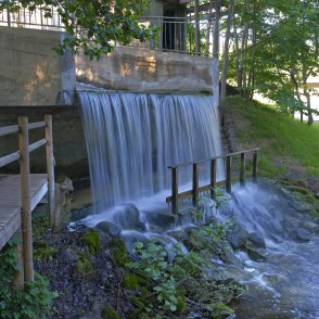 Tepera ezera "ūdenskritums" – ūdens kaskāde Tepera ezera "ūdenskritums" – ūdens kaskāde
