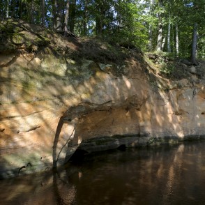 Lūrmaņu atsegumi, Rojas upe Lūrmaņu atsegumi, Rojas upe