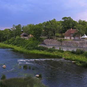 Kuldīga skatā no ķieģeļu tilta Kuldīga skatā no ķieģeļu tilta