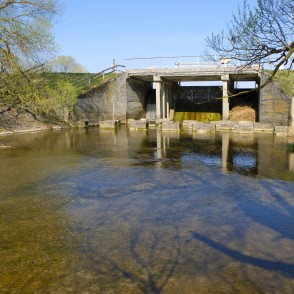 Tērvetes izteka no Tērvetes ūdenskrātuves Tērvetes izteka no Tērvetes ūdenskrātuves