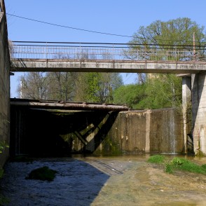 Dambis pie Mūrmuižas dzirnavu Hes Dambis pie Mūrmuižas dzirnavu Hes