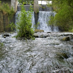 Skats uz Alekšupītes ūdenskritumu Skats uz Alekšupītes ūdenskritumu