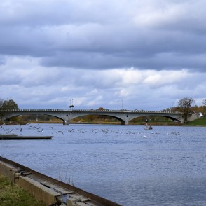 Tilts pār Lielupi Jelgavā no Pasta salas puses Tilts pār Lielupi Jelgavā no Pasta salas puses