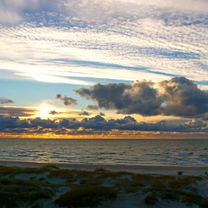 Ventspils pludmale saulrietā Ventspils pludmale saulrietā