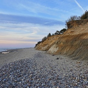 Staldzenes stāvkrasta vakara ainava Staldzenes stāvkrasta vakara ainava