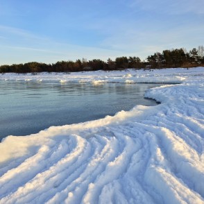 Sniega un ledus raksti Pāvilostas piekrastē Sniega un ledus raksti Pāvilostas piekrastē