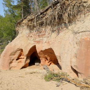 Ala Ežurgas klintīs Ala Ežurgas klintīs