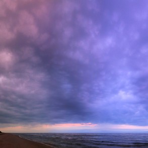 Interesantas debesis Kolkasragā pēc saulrieta Interesantas debesis Kolkasragā pēc saulrieta