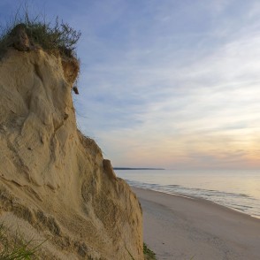 Stāvkrasta tuvplāns, jūras ainava Stāvkrasta tuvplāns, jūras ainava