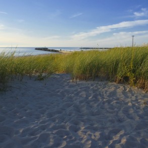 Skats no kāpām uz Ventspils Dienvidu molu Skats no kāpām uz Ventspils Dienvidu molu