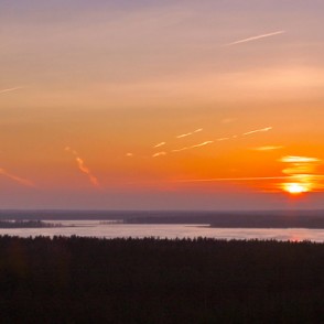 Saulriets Usmas ezerā Saulriets Usmas ezerā