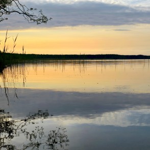 Būšnieku ezera vakara ainava Būšnieku ezera vakara ainava