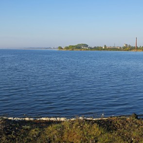 Liepājas ezers skatā no Zirgu salas Liepājas ezers skatā no Zirgu salas