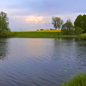 Padures ūdenskrātuves vakara panorāma Padures ūdenskrātuves vakara panorāma