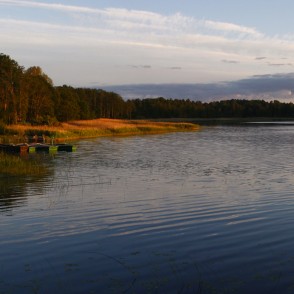 Laidzes ezera panorāma vakara gaismā Laidzes ezera panorāma vakara gaismā