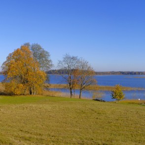 Ineša ezera panorāma rudenī Ineša ezera panorāma rudenī