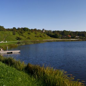 Talsu ezers un Talsu pilskalns Talsu ezers un Talsu pilskalns