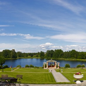 Bīriņu ezers skatā no Pils (panorāma) Bīriņu ezers skatā no Pils (panorāma)