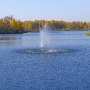 Strūklaka Alūksnes ezerā Strūklaka Alūksnes ezerā