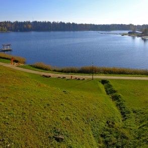 Skats no Tempļa kalna uz Alūksnes ezeru Skats no Tempļa kalna uz Alūksnes ezeru