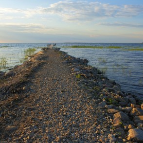 Laipa Burtnieka ezerā Laipa Burtnieka ezerā