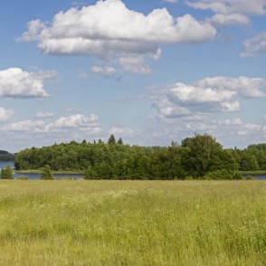 Micānu ezera ainava Micānu ezera ainava