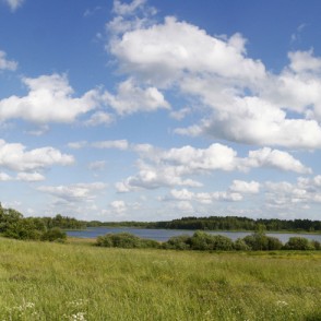 Micānu ezera ainava Micānu ezera ainava