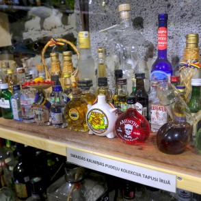 Pudeļu dārza pudeļu muzejs Pudeļu dārza pudeļu muzejs