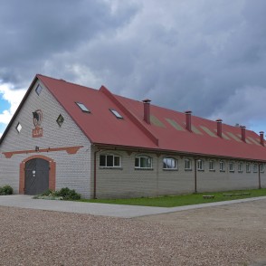 LLU Zirgkopības mācību centra „Mušķi“ zirgu stallis LLU Zirgkopības mācību centra „Mušķi“ zirgu stallis