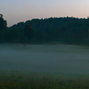 Embūtes baznīcas drupas nakts panorāmā Embūtes baznīcas drupas nakts panorāmā