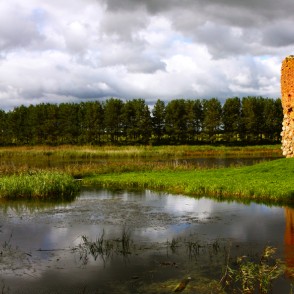 Piltenes bīskapa pilsdrupu panorāma Piltenes bīskapa pilsdrupu panorāma