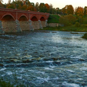 Kuldīgas ķieģeļu tilta panorāma Kuldīgas ķieģeļu tilta panorāma