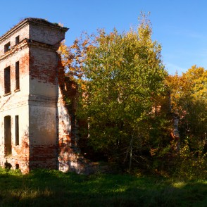 Zlēku muižas ēku drupas Zlēku muižas ēku drupas