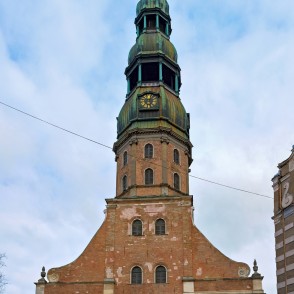 Pēterbaznīca no priekšpuses Pēterbaznīca no priekšpuses