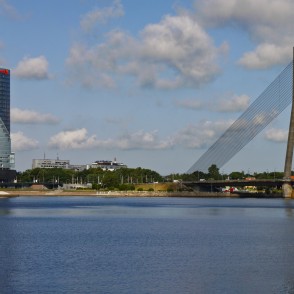 Saules akmens un vanšu tilts Saules akmens un vanšu tilts