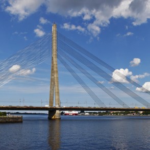 Skats uz Vanšu tiltu Skats uz Vanšu tiltu