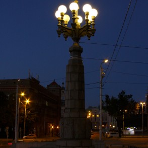 Akmens tilta laterna naktī Akmens tilta laterna naktī