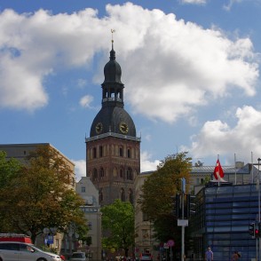 Rīgas Doms skatā no krastmalas Rīgas Doms skatā no krastmalas