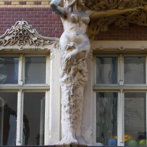 Caryatid sculpture on the Facade (Smilšu Street 2) Caryatid sculpture on the Facade (Smilšu Street 2)