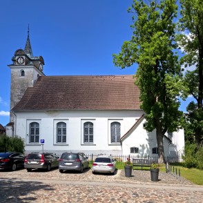 Kuldīgas Sv. Trīsvienības katoļu baznīca Kuldīgas Sv. Trīsvienības katoļu baznīca